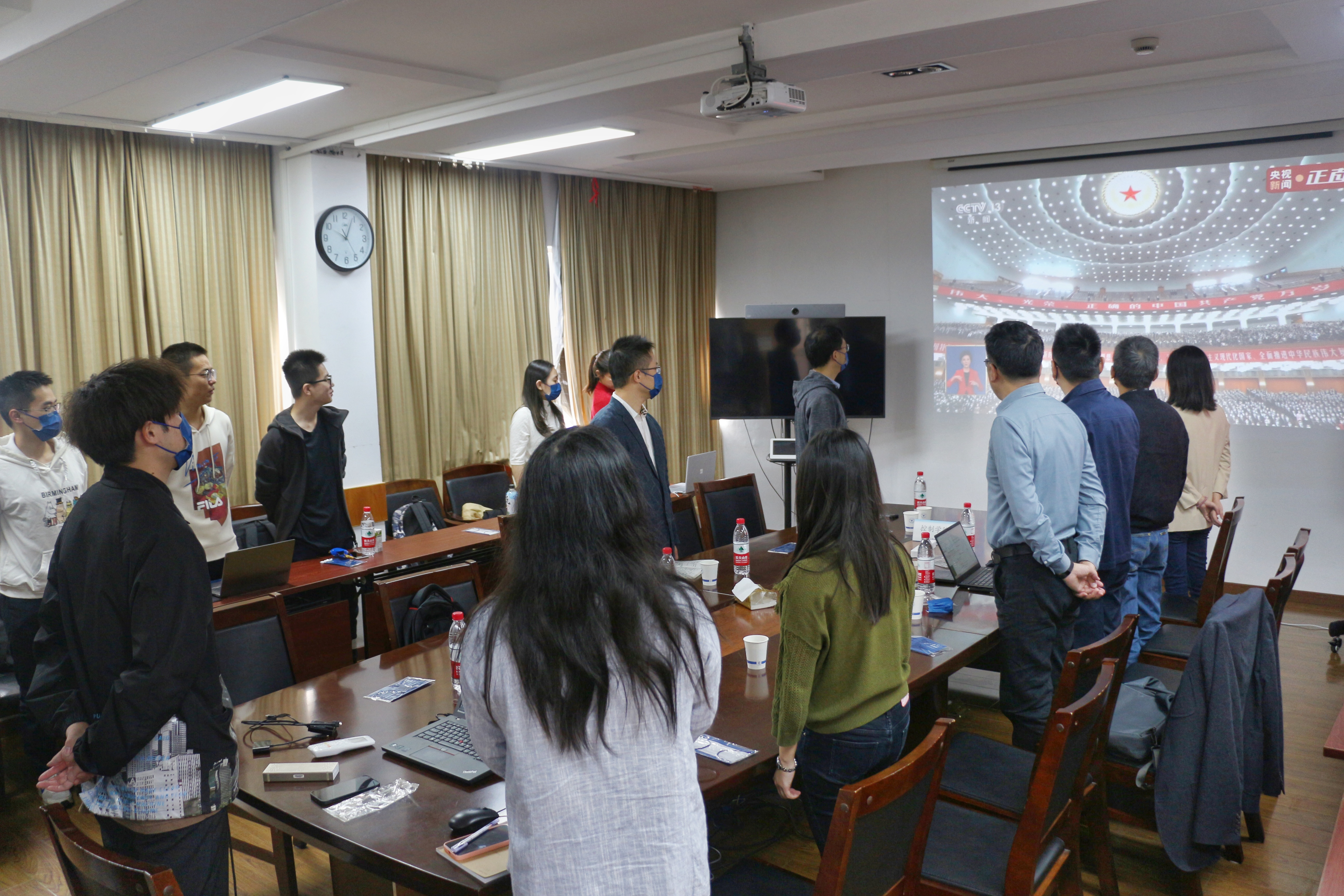 1-控制学院师生代表唱响国歌.jpeg