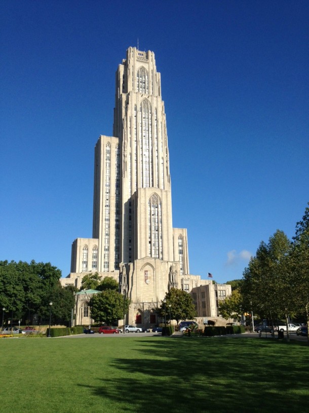 匹兹堡地标Cathedral of Learning.jpg