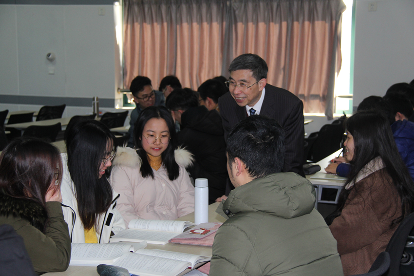张宏建老师上课IMG_7258_副本.jpg